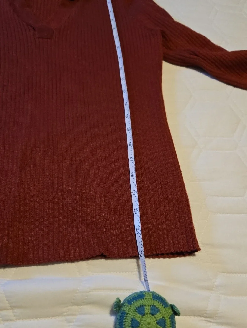 Collared V‑Neck Ribbed Sweater in Rust - Picture 5 of 5